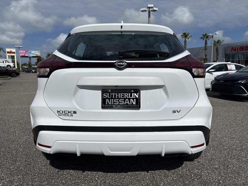 2023 Nissan Kicks SV