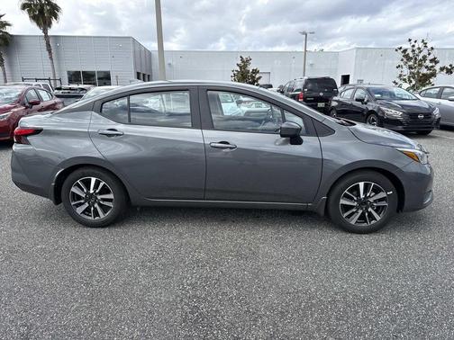 Gun Metallic 2025 Nissan Versa 1.6 SV