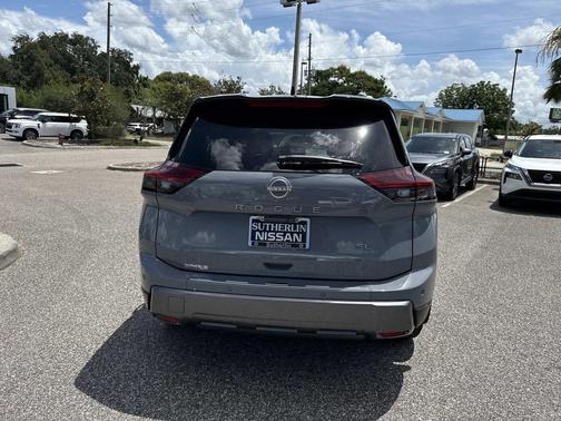 Boulder Gray Metallic 2024 Nissan Rogue SL