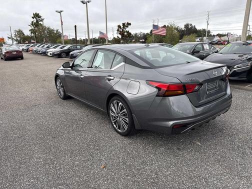 2025 Nissan Altima SL