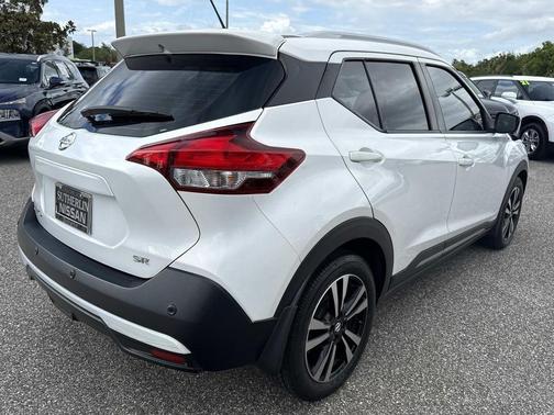 2020 Nissan Kicks SR
