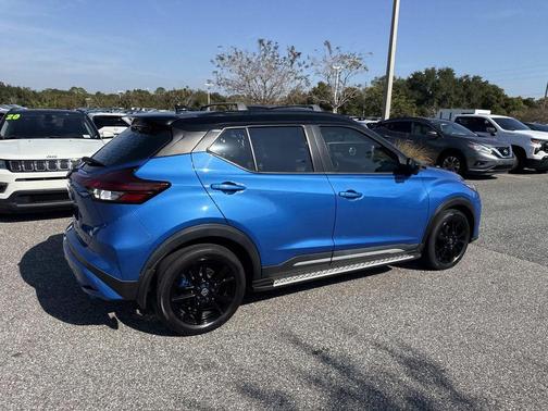 2021 Nissan Kicks SR