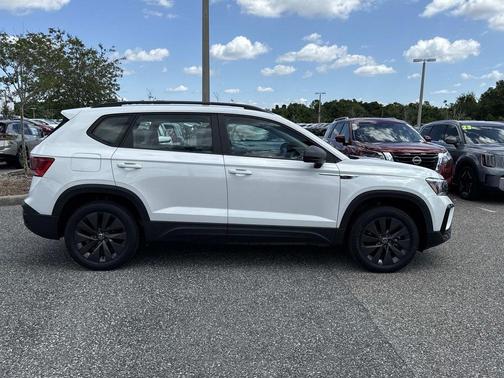 Pure White 2023 Volkswagen Taos 1.5T S