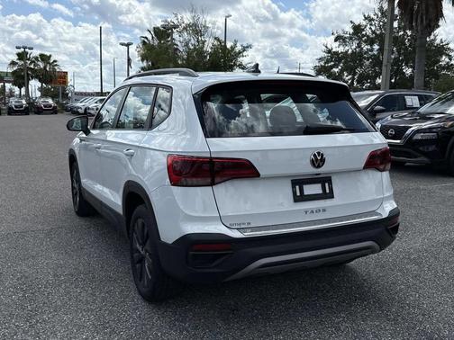 Pure White 2023 Volkswagen Taos 1.5T S