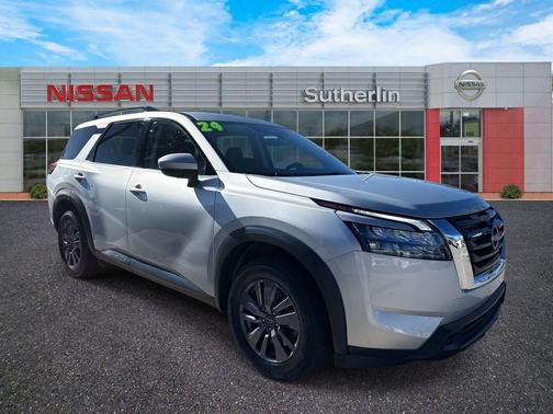 2024 Nissan Pathfinder SV