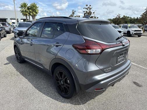 2023 Nissan Kicks SR