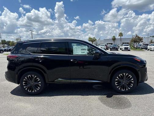 2025 Nissan Rogue Platinum