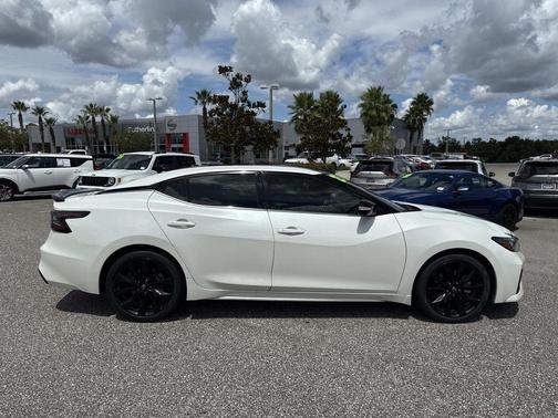 2023 Nissan Maxima SR