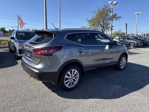 2022 Nissan Rogue Sport SV