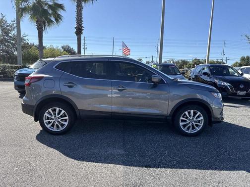 2022 Nissan Rogue Sport SV