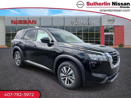 2025 Nissan Pathfinder SL