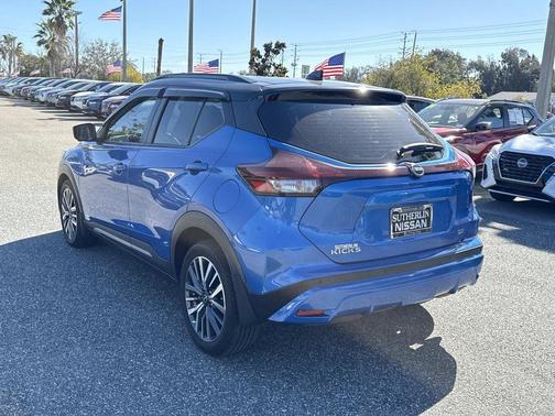 2023 Nissan Kicks SR