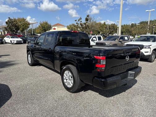 2023 Nissan Frontier SV