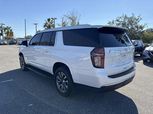 2022 Chevrolet Suburban LT