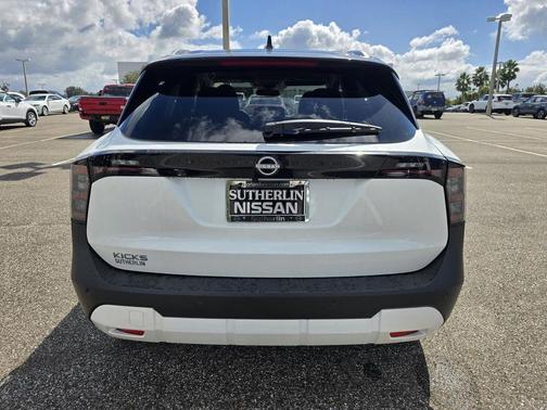 2026 Nissan Kicks SV