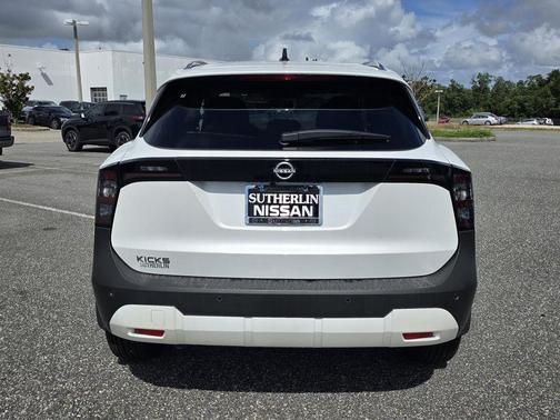 2026 Nissan Kicks SV