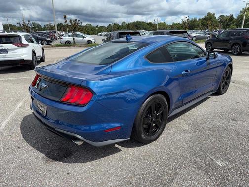 2022 Ford Mustang EcoBoost