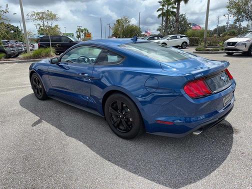 2022 Ford Mustang EcoBoost
