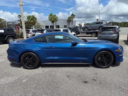 2022 Ford Mustang EcoBoost