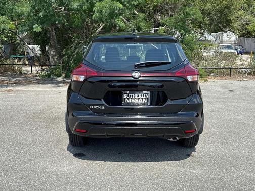 2025 Nissan Kicks Play S