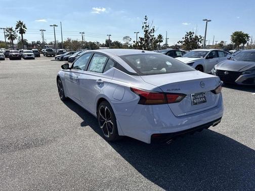 2025 Nissan Altima SR