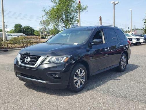 2020 Nissan Pathfinder S