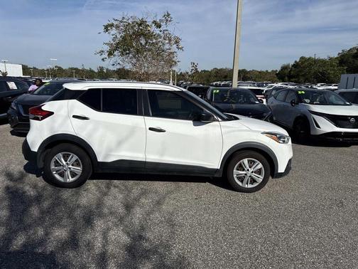 2020 Nissan Kicks S