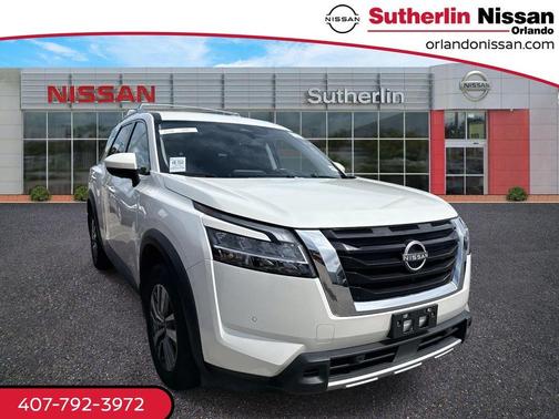2023 Nissan Pathfinder SL