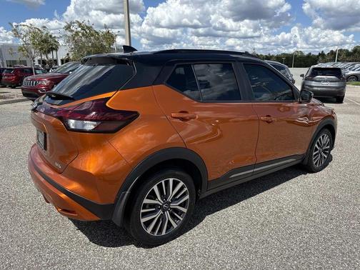 2023 Nissan Kicks SR