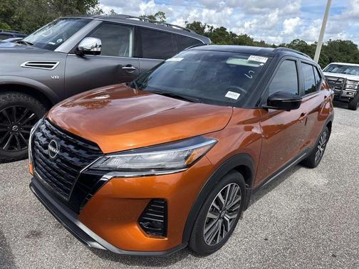 2023 Nissan Kicks SR