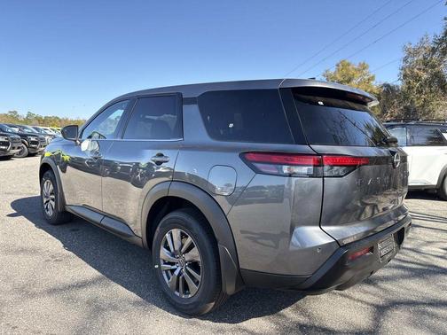 2026 Nissan Pathfinder S