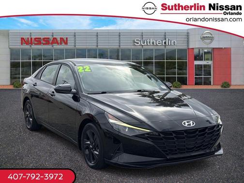 2022 Hyundai ELANTRA SEL