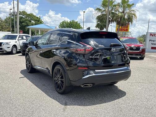 Black 2023 Nissan Murano SL