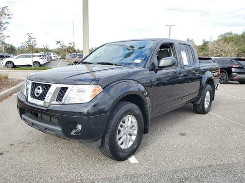 Photo 2 of 27 of 2019 Nissan Frontier SV