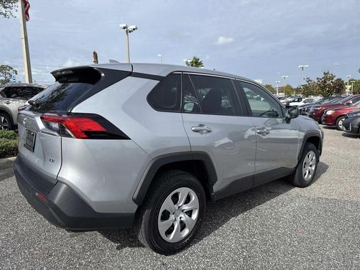 2024 Toyota RAV4 LE