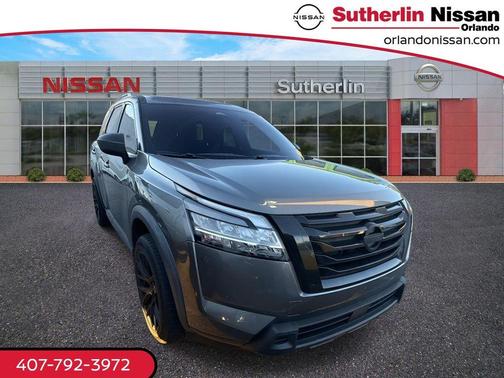 2022 Nissan Pathfinder SV