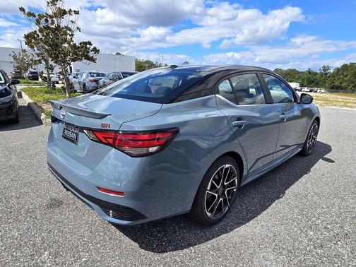 2025 Nissan Sentra SR