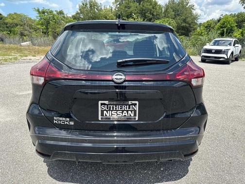 2025 Nissan Kicks Play S