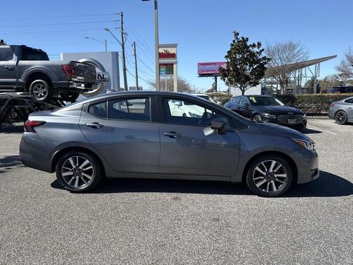 2023 Nissan Versa 1.6 SV