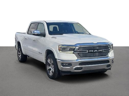 Bright White Clearcoat 2020 RAM 1500 Laramie