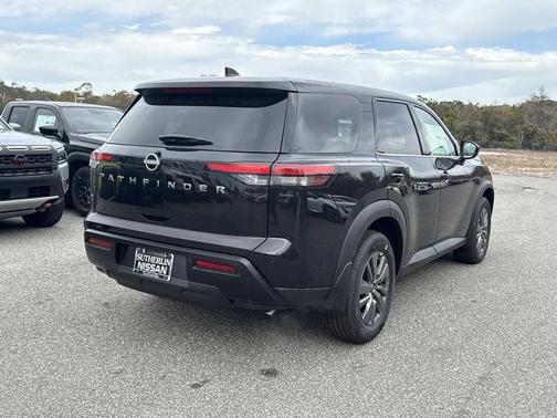 2026 Nissan Pathfinder S