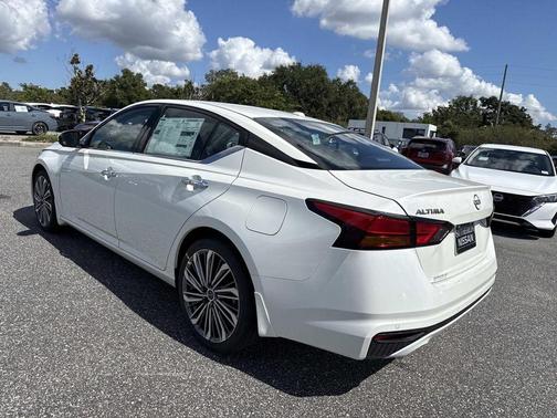 2025 Nissan Altima SL