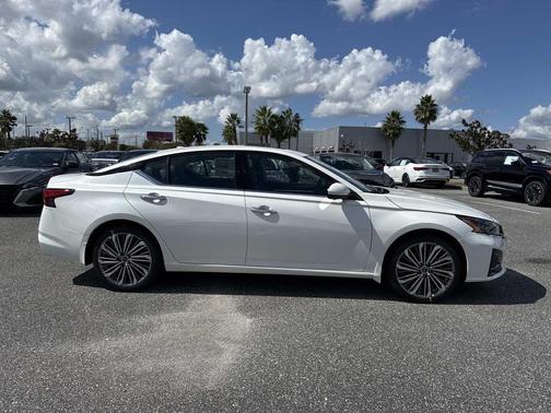 2025 Nissan Altima SL