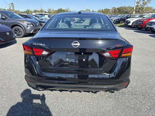 2025 Nissan Altima SR