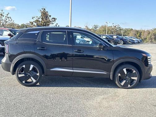 Super Black 2026 Nissan Kicks SR