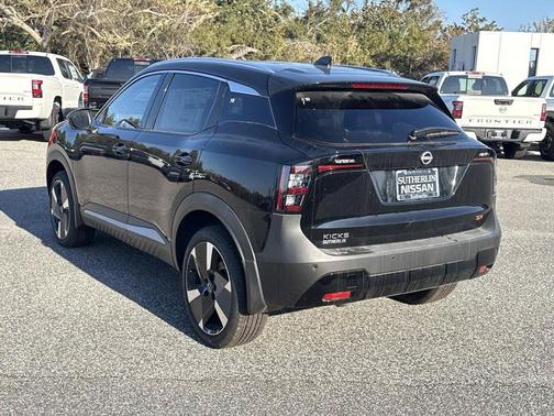 Super Black 2026 Nissan Kicks SR