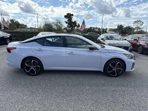 2025 Nissan Altima SR