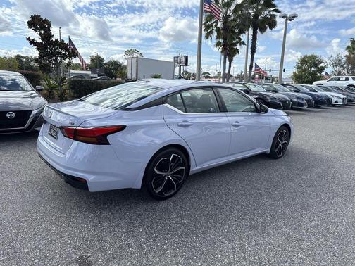 2025 Nissan Altima SR