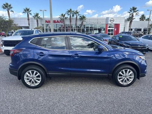 2022 Nissan Rogue Sport SV