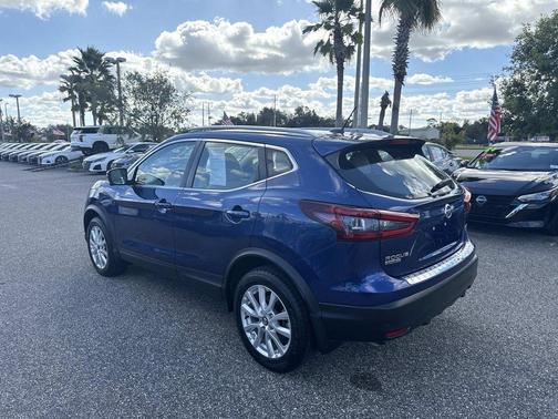 2022 Nissan Rogue Sport SV